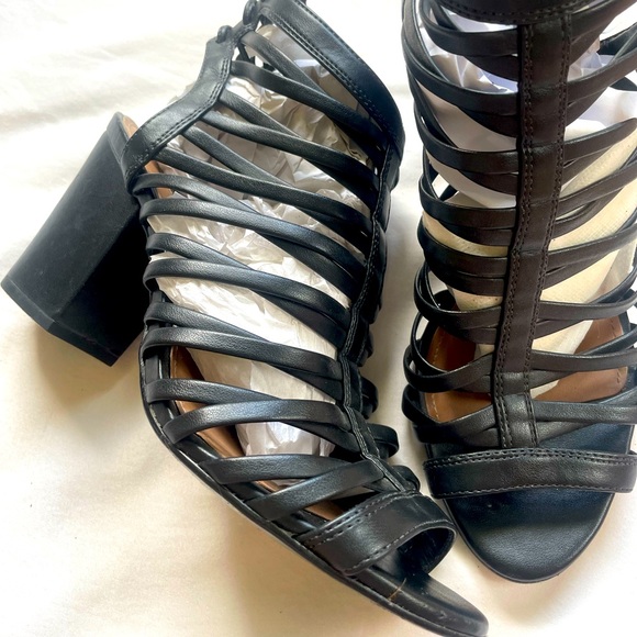 ✨AREZZO BLACK SANDALS | Size: 7.5 | Used